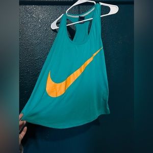 Nike women’s workout tee